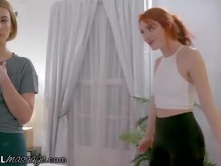 Allgirlmassage спраглий рудоволоса lacy lennon дає a scissoring масаж для kristen скотт