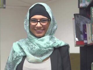 Mia khalfia - arabi söpöläinen nauhat alasti sisään a kirjasto vain varten sinua