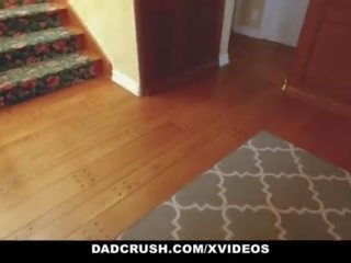 Dadcrush - perverzno stepdad zasačeni in zajebal s pastorka monica žajbelj